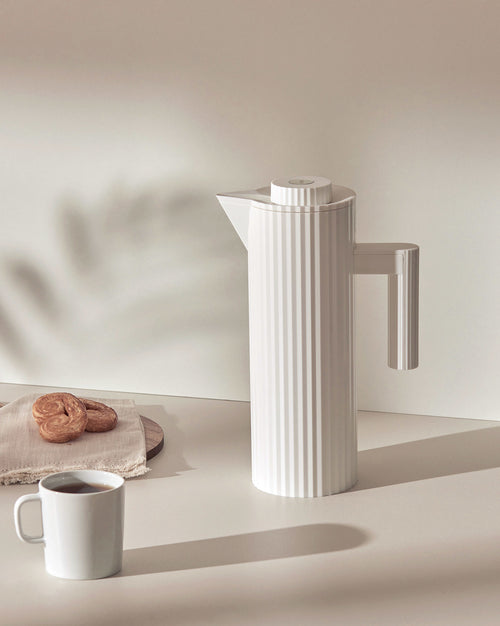 Plissé grey Thermo insulated jug Alessi 8